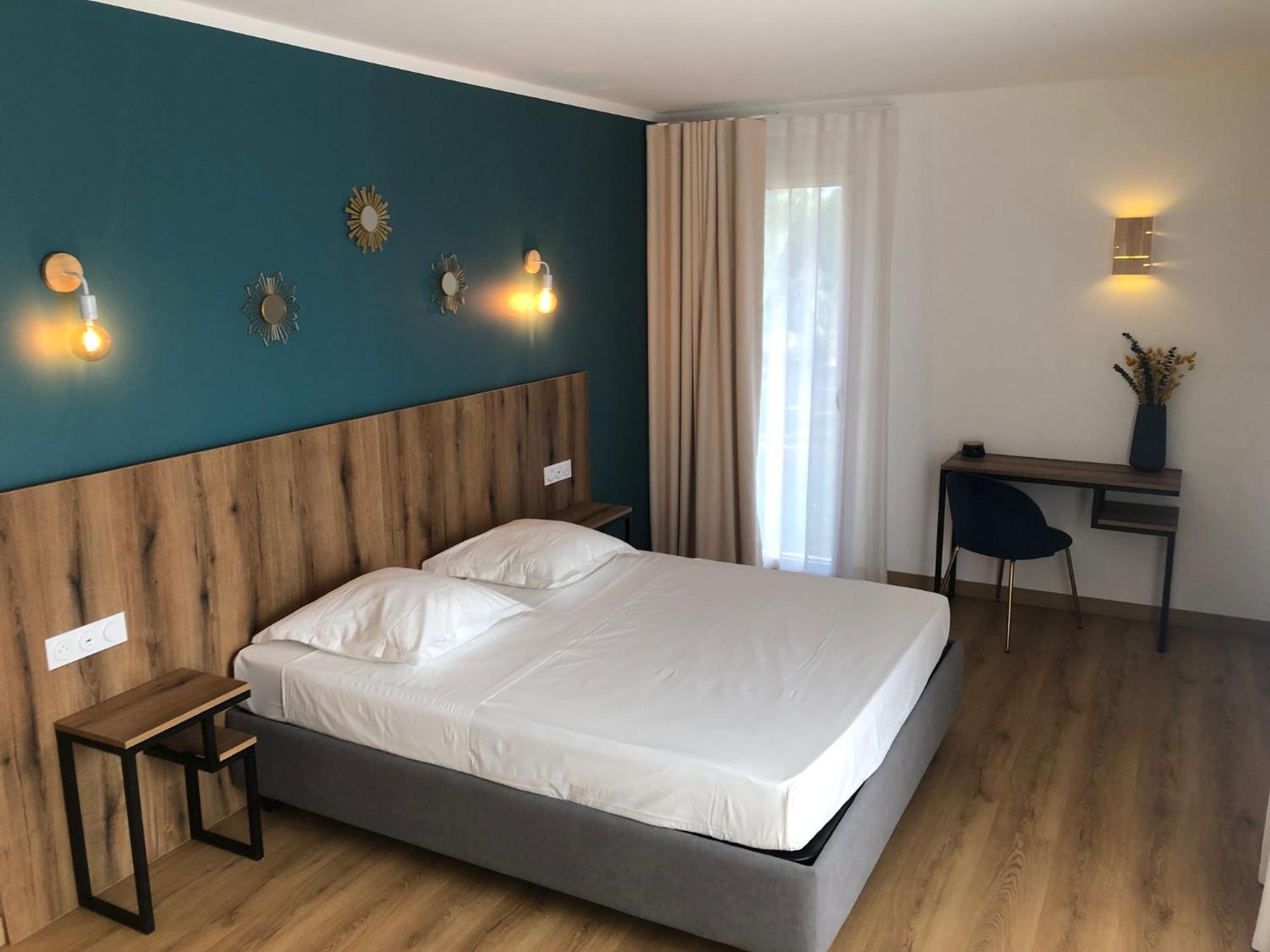 Auberge Les Oliviers Люссиана Экстерьер фото